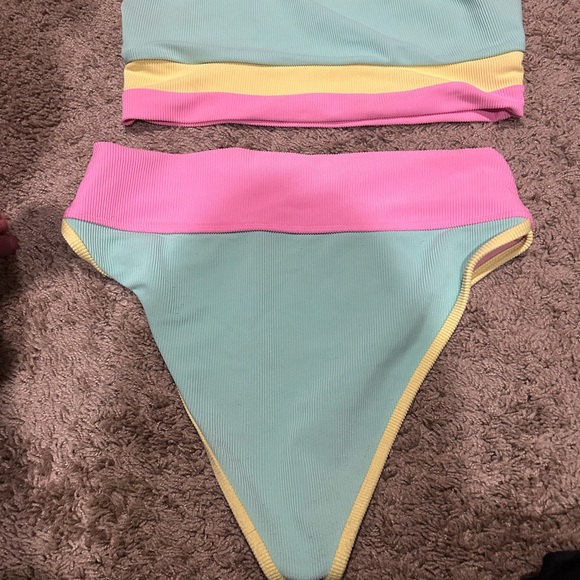 Beach Riot Eva top and Emma bottoms - Picture 2 of 2